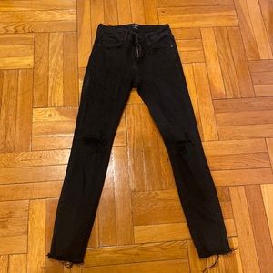 JUST BLACK- distressed black jeans